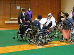 ローンボウルズ教室の様子 ローンボウルズ教室の様子