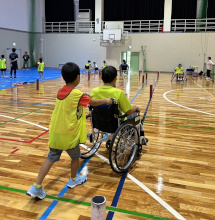 ボッチャと車椅子スラローの写真
