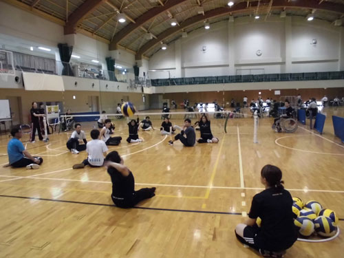 兵庫県障害者スポーツ推進プロジェクト障害者アスリートマルチサポート事業　シッテングバレーボール競技練習会
