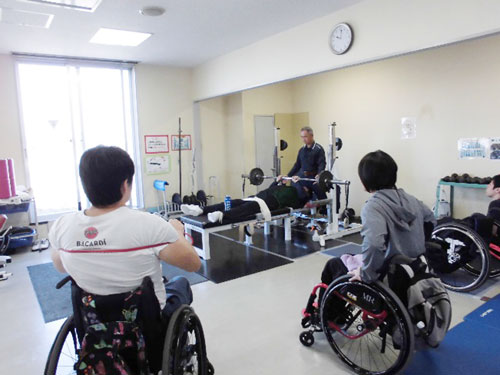 兵庫県障害者スポーツ推進プロジェクト障害者アスリートマルチサポート事業　パワーリフティング競技練習会