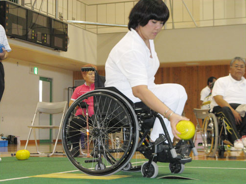 第5回障害者スポーツ交流館杯ローンボウルズ大会